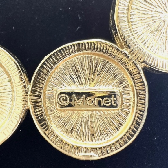 Vintage Monet Brooch Pin Circular Gold Tone with 8 Black Cabochon Stones 1.75” - Picture 6 of 6